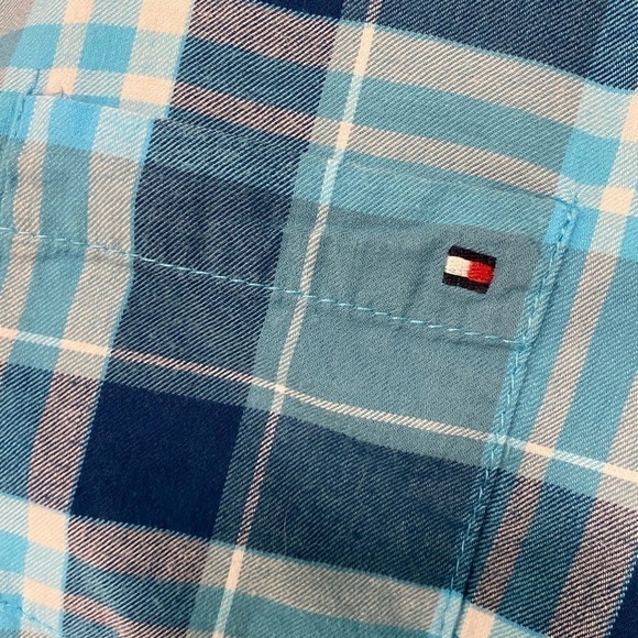 𝅺BOYS Tommy Hilfiger Button Up Shirt - Blue Plaid - Size M - Picture 3 of 6